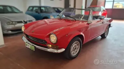 Usata Fiat 124 Spider 90 CV (66 kW) 1970 Rosso Cabrio