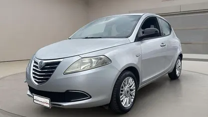 Usata Lancia Ypsilon Gold 69 CV (50 kW) 2014 Utilitaria