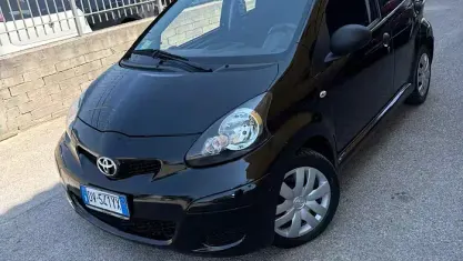 Usata Toyota Aygo Sol 68 CV (50 kW) 2009 Nero Utilitaria