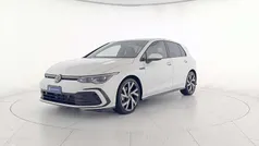 Oryx white perla Usata 2021 VW Golf VIII R-line Tre volumi | 26.400 € (Buon prezzo)