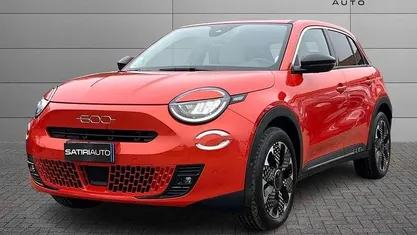 Arancione Usata 2024 Fiat 600E La Prima SUV | 21.500 € (Buon prezzo)
