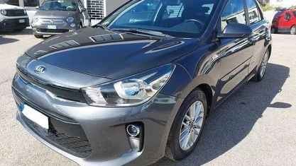 Usata Kia Rio 84 CV (61 kW) 2020 Grigio Berlina