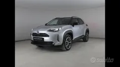 Grigio Usata 2023 Toyota Yaris Cross Lounge SUV | 24.200 € (Buon prezzo)