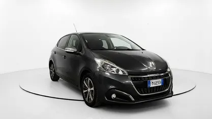 Grigio Usata 2017 Peugeot 208 Allure Due volumi | 8900 € (Buon prezzo)