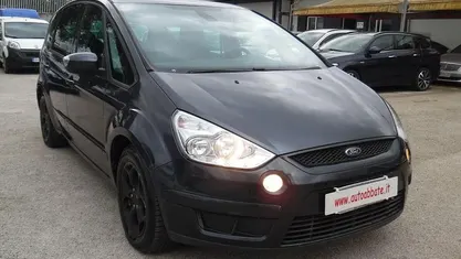 Usata Ford S-MAX Titanium 140 CV (102 kW) 2007 Gray Monovolume