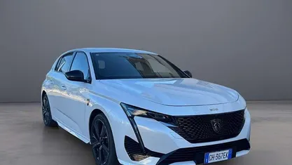 Bianco perla Usata 2021 Peugeot 308 GT Tre volumi | 24.848 € (Molto cara)