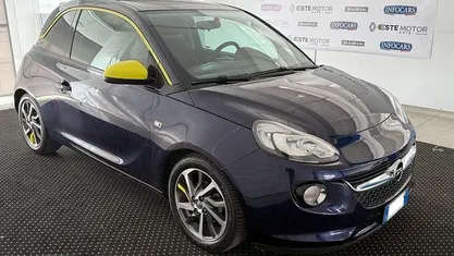 Usata Opel Adam Glam 70 CV (51 kW) 2016 Viola metallizzato Utilitaria
