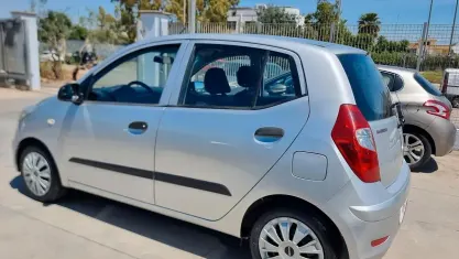 Usata Hyundai i10 Classic 69 CV (50 kW) 2012 Grigio Utilitaria