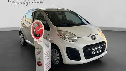 Bianco Usata 2013 Citroën C1 Exclusive Due volumi | 4990 € (Buon prezzo)