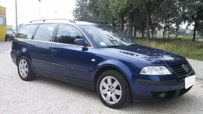 Usata VW Passat 130 CV (95 kW) 2002 Blu Berlina