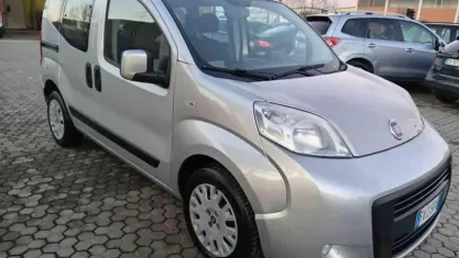 Usata Fiat Qubo Trekking 75 CV (55 kW) 2015 Grigio Monovolume