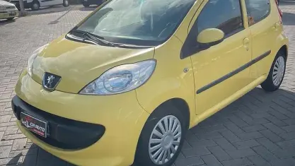 Usata Peugeot 107 54 CV (39 kW) 2007 Giallo Utilitaria