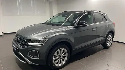 Usata VW T-Roc Life 110 CV (80 kW) 2024 Grigio SUV