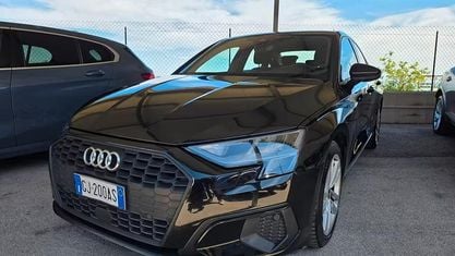 Käytetty Audi A3 Advanced 150 HP (110 kW) 2022 Musta Sedan