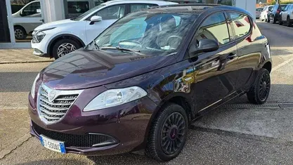 Usata Lancia Ypsilon Silver 80 CV (58 kW) 2013 Lilla Utilitaria