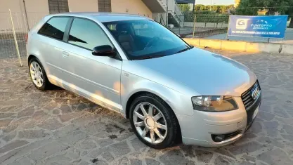 Usata Audi A3 Ambition 140 CV (102 kW) 2004 Grigio Utilitaria