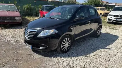 Usata Lancia Ypsilon 69 CV (50 kW) 2012 Nero Utilitaria
