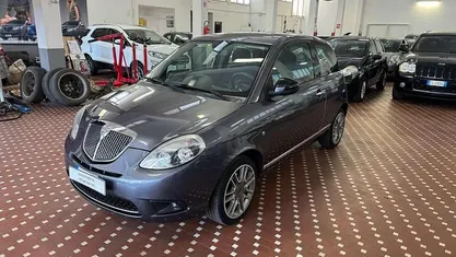 Usata Lancia Ypsilon 69 CV (50 kW) 2011 Grigio Utilitaria