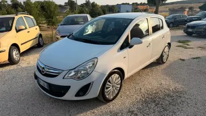 Usata Opel Corsa 85 CV (62 kW) 2012 Bianco Utilitaria