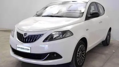 Usata 2024 Lancia Ypsilon S Due volumi | 14.600 € (Buon prezzo)