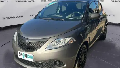 Usata Lancia Ypsilon S 69 CV (50 kW) 2019 Grigio Utilitaria