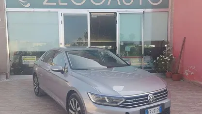 Grigio Usata 2018 VW Passat GTE Tre volumi | 15.800 €