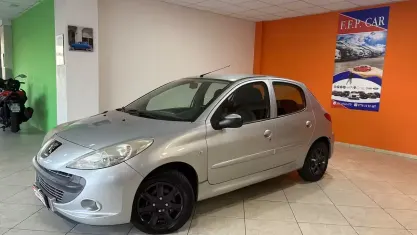 Usata Peugeot 206 57 CV (41 kW) 2010 Grigio Berlina