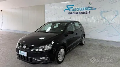 Nero Usata 2016 VW Polo Comfortline Tre volumi | 8490 € (Buon prezzo)