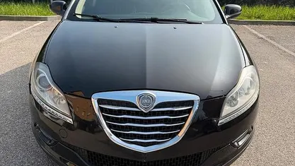 Usata Lancia Delta 120 CV (88 kW) 2012 Utilitaria