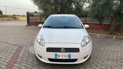 Usata Fiat Grande Punto Dynamic 65 CV (47 kW) 2008 Bianco Utilitaria