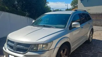 Usata Dodge Journey SXT 140 CV (102 kW) 2010 Grigio SUV