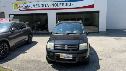 Usata Fiat Panda 4x4 69 CV (50 kW) 2010 Nero Utilitaria