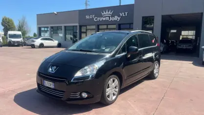 Usata Peugeot 5008 Allure 112 CV (82 kW) 2012 Nero Monovolume