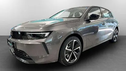 Usata 2023 Opel Astra Edition Berlina | 26.900 € (Buon prezzo)