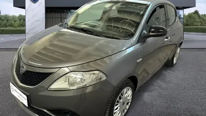 Usata Lancia Ypsilon Gold 69 CV (50 kW) 2017 Utilitaria