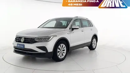 Usata VW Tiguan Life 131 CV (96 kW) 2023 Reflex silver metallizzato SUV