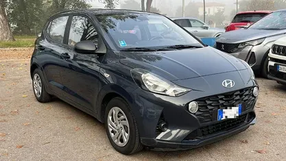 Usata Hyundai i10 Advanced 68 CV (50 kW) 2022 Grigio scuro metallizzato Utilitaria
