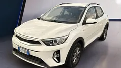 Bianco Usata 2022 Kia Stonic Urban SUV | 15.500 € (Buon prezzo)