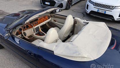 Usado Jaguar XK8 284 CV (208 kW) 1998 Azul Descapotable