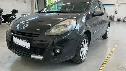 Usata Renault Clio II 75 CV (55 kW) 2011 Nero Berlina