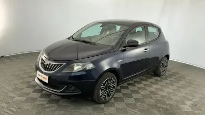 Usata Lancia Ypsilon Gold 70 CV (51 kW) 2021 Blu Utilitaria