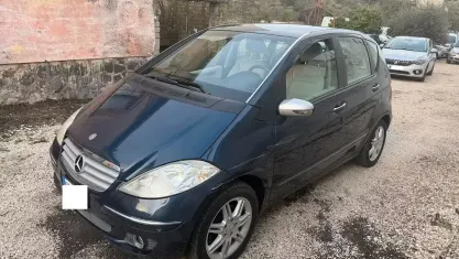 Usata Mercedes A180 Elegance 109 CV (80 kW) 2005 Bluazzurro Berlina