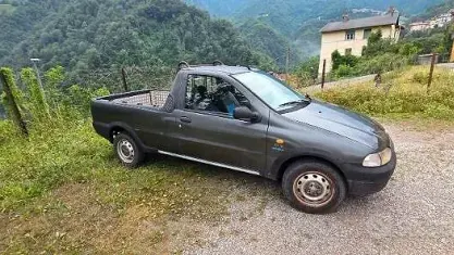 Usata Fiat Strada 69 CV (50 kW) 2000 Grigio Pick-up
