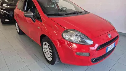 Rosso pastello Usata 2014 Fiat Punto Street Due volumi | 4490 € (Buon prezzo)