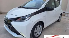 Bianco Usata 2017 Toyota Aygo X-play Due volumi | 7500 € (Buon prezzo)