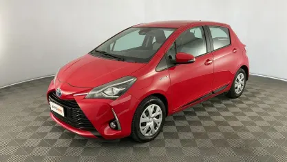 Usata Toyota Yaris Active 101 CV (74 kW) 2018 Rosso Utilitaria