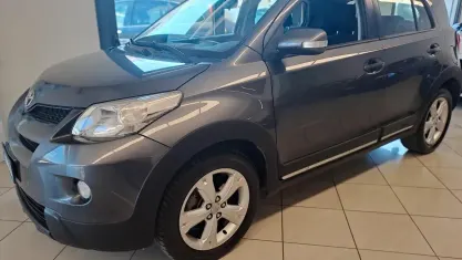 Usata Toyota Urban Cruiser Sol 90 CV (66 kW) 2010 Grigio Utilitaria