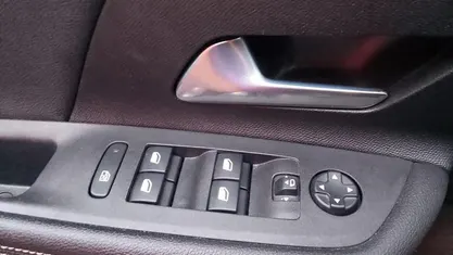 Blu Usata 2024 Opel Mokka Ultimate SUV | 19.900 € (Buon prezzo)