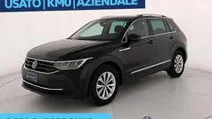 Deep black perlato Usata 2023 VW Tiguan Life SUV | 33.900 € (Buon prezzo)