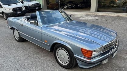 Usata Mercedes 560 227 CV (166 kW) 1987 Blu/azzurro Cabrio